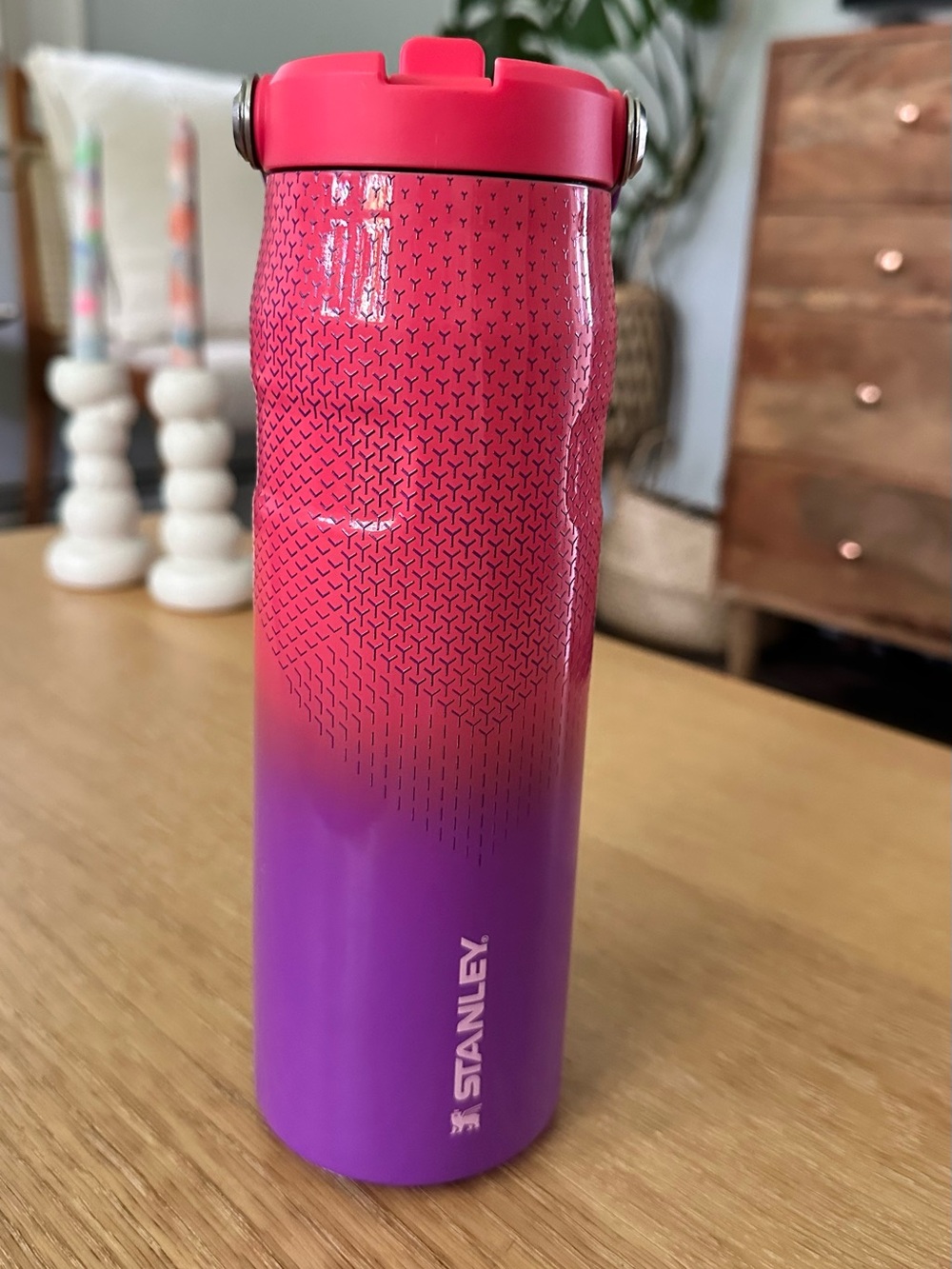 Stanley Aero Light Flip Straw Pink to Purple Ombre Insulated Bottle 24oz.